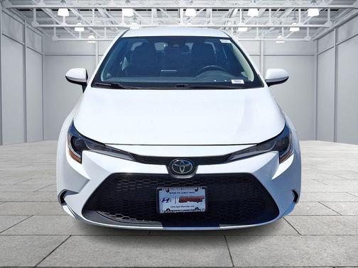 White 2022 Toyota Corolla LE