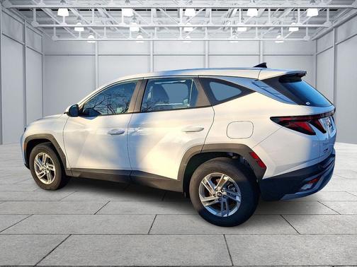 Serenity White Pearl 2025 Hyundai TUCSON SE