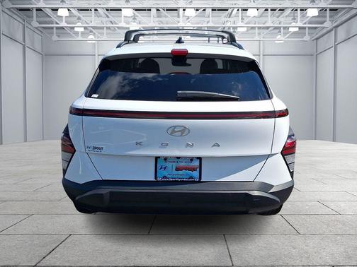 Atlas White 2024 Hyundai KONA SEL