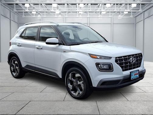 2022 Hyundai VENUE SEL