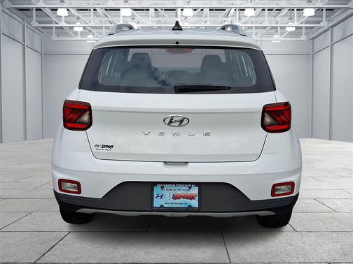 2022 Hyundai VENUE SEL