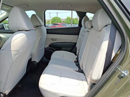 2025 Hyundai TUCSON SE