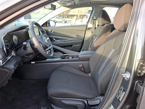 2025 Hyundai ELANTRA SEL