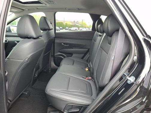 Phantom Black 2026 Hyundai TUCSON SEL Premium