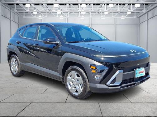 Abyss Black Pearl 2026 Hyundai KONA SE