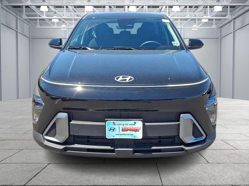 Abyss Black Pearl 2026 Hyundai KONA SE