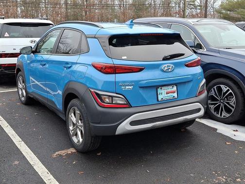 2022 Hyundai KONA SEL