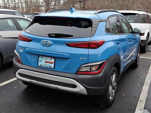 2022 Hyundai KONA SEL