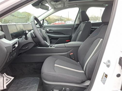 2026 Hyundai SONATA Hybrid SE