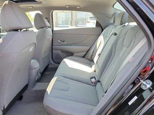 2025 Hyundai ELANTRA SEL