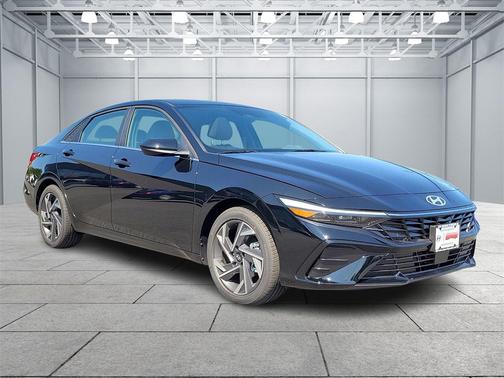 2025 Hyundai ELANTRA SEL