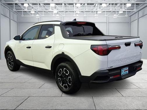 Atlas White 2024 Hyundai SANTA CRUZ SEL
