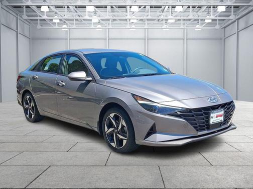 Fluid Metal 2023 Hyundai ELANTRA SEL