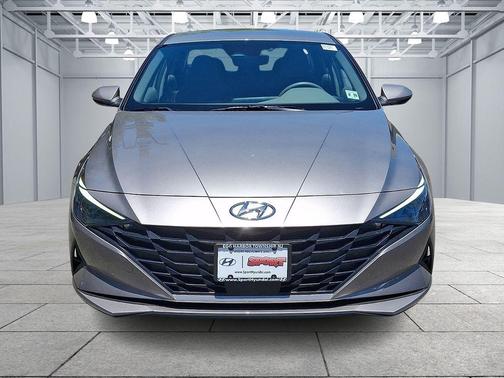 Fluid Metal 2023 Hyundai ELANTRA SEL