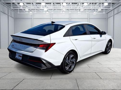 2025 Hyundai ELANTRA Sport