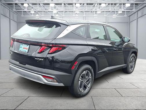 Ash Black 2026 Hyundai TUCSON Hybrid Blue SE