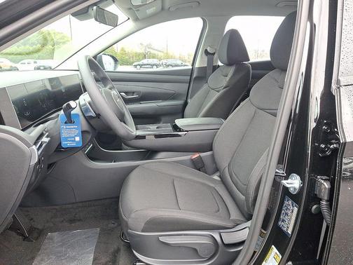 Ash Black 2026 Hyundai TUCSON Hybrid Blue SE