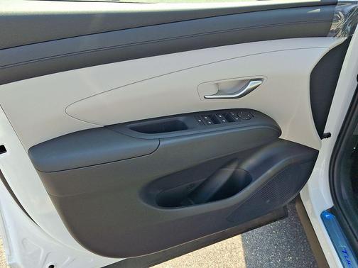 Serenity White Pearl 2026 Hyundai TUCSON SEL Plus