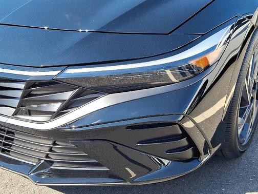 Abyss Black 2026 Hyundai ELANTRA Limited
