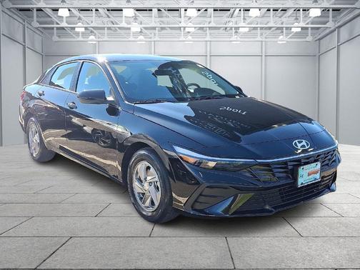 Abyss Black 2026 Hyundai ELANTRA SE