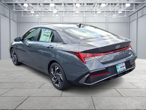 Ecotronic Gray 2026 Hyundai ELANTRA Limited