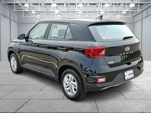 2022 Hyundai VENUE SE