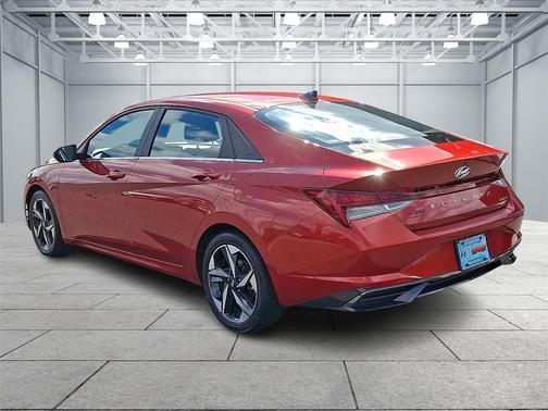 2022 Hyundai ELANTRA Limited