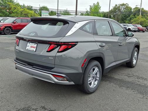 2025 Hyundai TUCSON SE