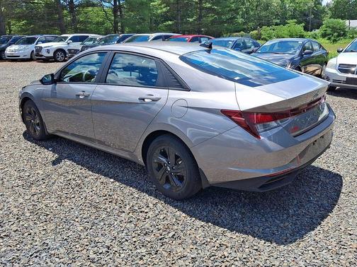 Fluid Metal 2023 Hyundai ELANTRA SEL