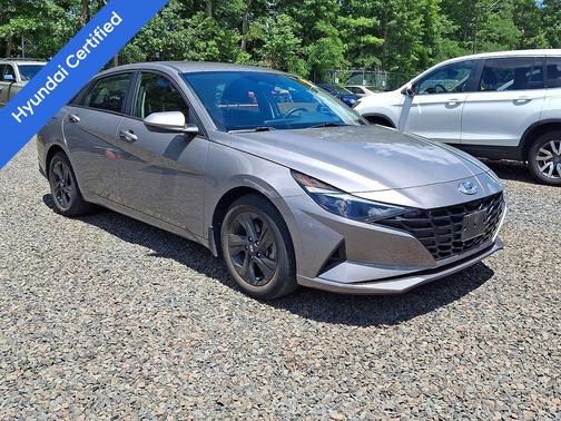 Fluid Metal 2023 Hyundai ELANTRA SEL