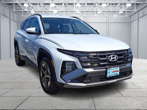 Creamy White Pearl 2026 Hyundai TUCSON Hybrid SEL Convenience SUV