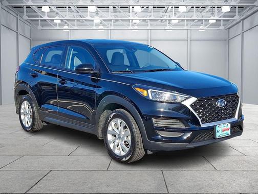 Black Noir Pearl 2019 Hyundai TUCSON SE