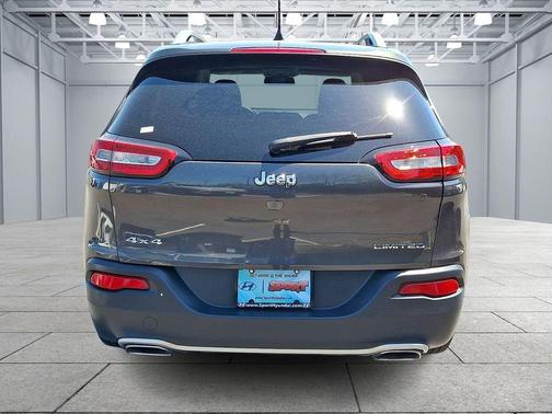 Granite Crystal Metallic Clearcoat 2017 Jeep Cherokee Limited