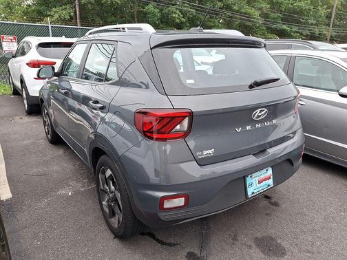 Ecotronic Gray 2024 Hyundai VENUE SEL