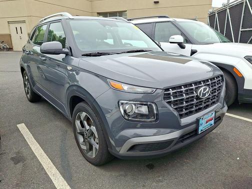 Ecotronic Gray 2024 Hyundai VENUE SEL