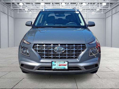 Ecotronic Gray 2024 Hyundai VENUE SEL
