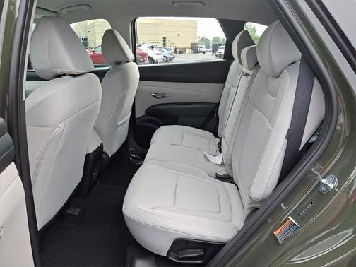 2025 Hyundai TUCSON SE