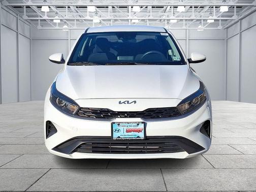 Snow White Pearl 2023 Kia Forte LXS