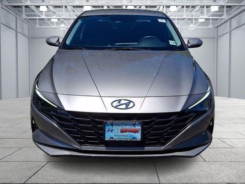 Fluid Metal 2023 Hyundai ELANTRA SEL