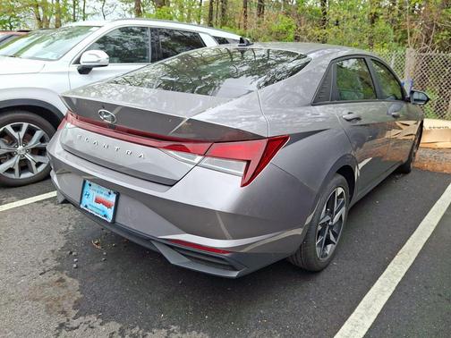 Fluid Metal 2023 Hyundai ELANTRA SEL