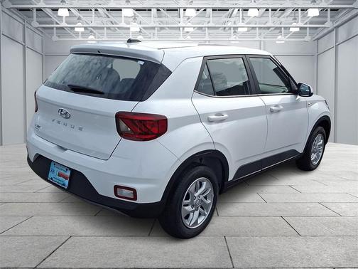 2026 Hyundai VENUE SE