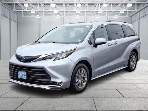 2023 Toyota Sienna XLE 7 Passenger