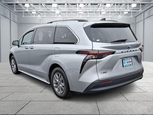2023 Toyota Sienna XLE 7 Passenger