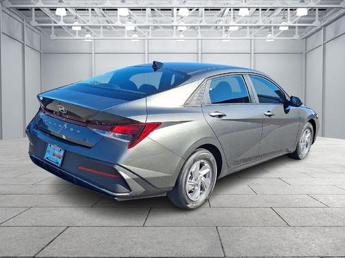 Amazon Gray 2026 Hyundai ELANTRA SE
