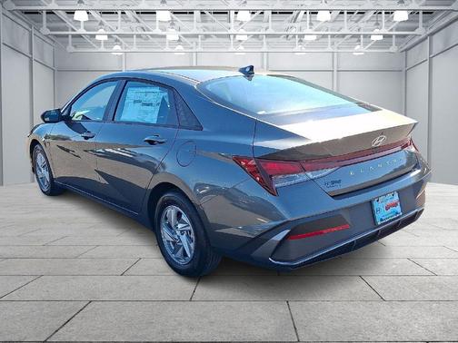 Amazon Gray 2026 Hyundai ELANTRA SE