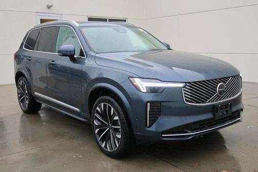 2025 Volvo XC90 B6 Plus 7-Seater
