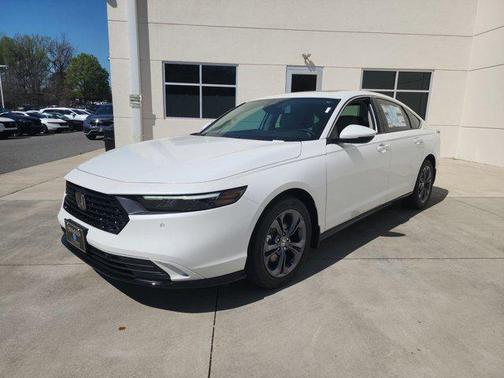 Platinum White Pearl 2026 Honda Accord Hybrid EX-L