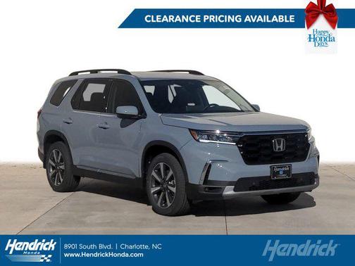 2025 Honda Pilot Touring 8-Passenger