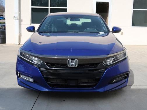 Photo 3 of 33 of 2018 Honda Accord Sport