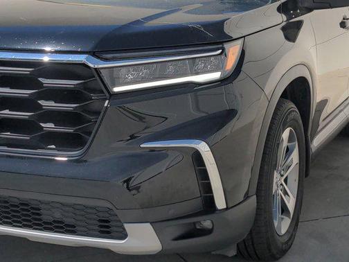 Crystal Black Pearl 2024 Honda Pilot EX-L